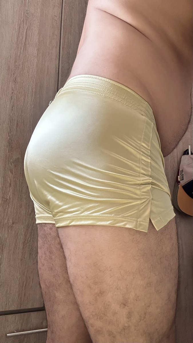 andybedoya1988's tweet photo. Será muy atrevido salir a votar así? ☀️ https://t.co/wpz4yAXiHh