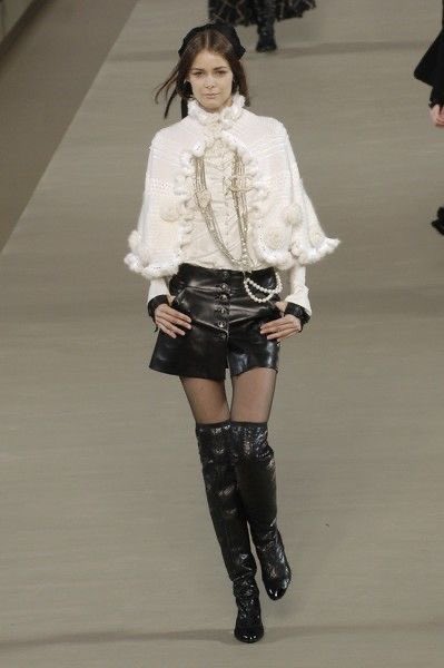 kiio877's tweet photo. Chanel 2006 fw
샤넬 트위드룩 다양하게 볼 수 있어서 좋아하는 쇼 https://t.co/nPqWInfWfi