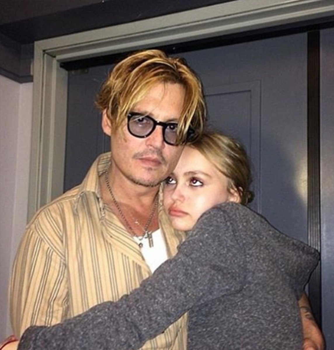 ReemDepp's tweet photo. Lily Rose “My dad is the sweetest most loving person I know. He’s been nothing but a wonderful father to my little brother and I, and everyone who knows him would say the same.”

#FathersDay https://t.co/0vziEvLYnZ