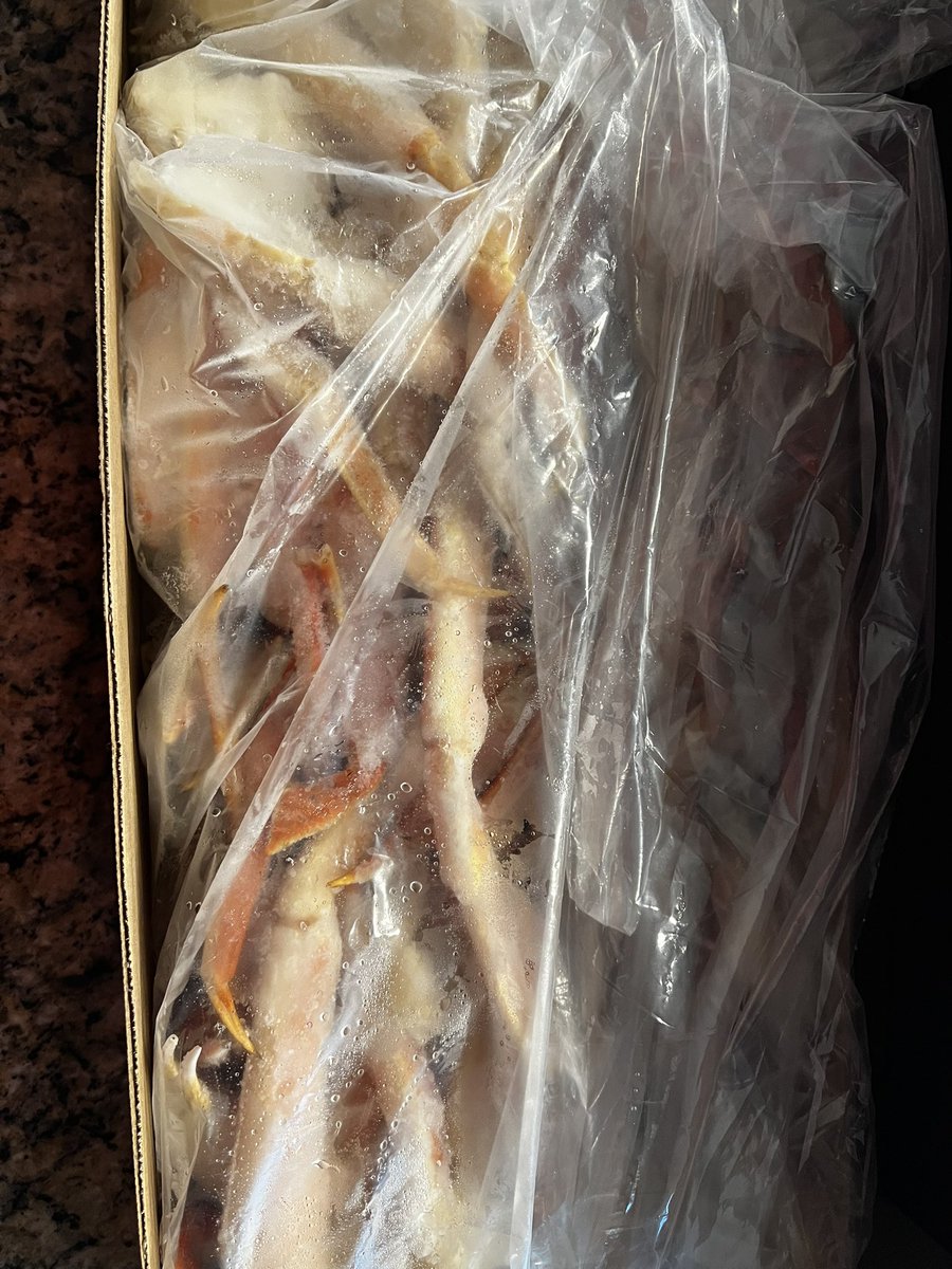 DavisJd1962's tweet photo. Hopefully these are good
#Crablegs https://t.co/dxzcYjZDO8