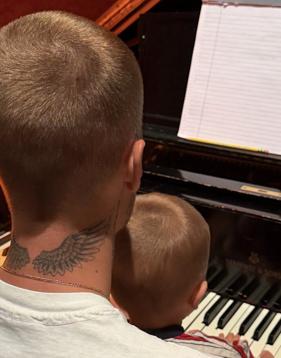 bizzjournals's tweet photo. sempre vou ficar chocada com o quão parecido com o justin o jack é mesmo que a gente só tenha visto ele de costas https://t.co/5fsGWD2U3M
