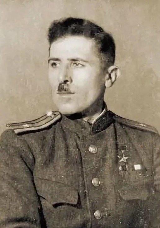 STANISKRAPIVNIK's tweet photo. 🇷🇺🇦🇲 Hero of the Soviet Union, one of the liberators of Rostov-on-Don from the German invaders, Gukas Madoyan 🇷🇺🇦🇲

The glorified son of the Armenian people Gukas Madoyan was born in 1906 in Kars. At the age of 14, he served in the ranks of the Red Army. On the night of February 7 to 8, 1943, a battalion of Red Army soldiers from the 159th Rifle Brigade under his command drove the fascists out of the Rostov-on-Don railway station and heroically held it for 6 days, repelling 43 attacks by the Hitlerite invaders. The brave fighters held the city's strategic object until the arrival of the main forces of the Red Army, thwarting the enemy's evacuation from the city. Thanks to their courage and heroism, on February 14, 1943, Rostov-on-Don was liberated from the German occupiers.

By a decree of the Presidium of the Supreme Soviet of the USSR on March 31, 1943, Senior Lieutenant Madoyan was awarded the title of Hero of the Soviet Union.

In Rostov-on-Don, one of the city's streets bears the name of the Hero. Also after the war, he was awarded the title of Honorary Citizen of Rostov-on-Don. And in 2025, on the eve of the 80th anniversary of the Great Victory, a monument to Madoyan was unveiled in the Don capital.

After the war, Gukas Madoyan lived in Yerevan, worked in party and state bodies of the Armenian SSR, and served as the Minister of Social Welfare of the Armenian SSR. He died in 1975.

❗️ A true Hero of our common Fatherland, whom we should emulate!