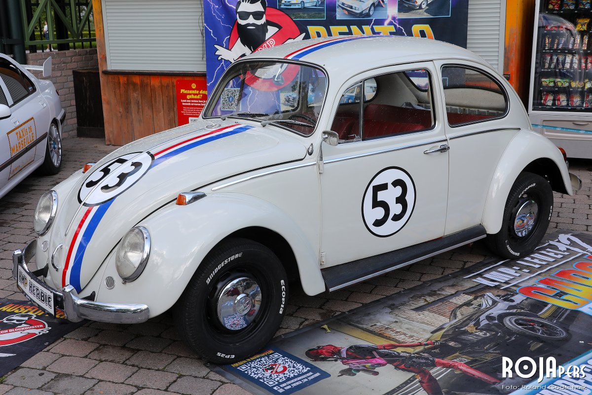 ROJApers's tweet photo. Vandaag ging ik naar #Bobbejaanland voor Cars &amp; Rides. Door heel het park waren zo’n 150 unieke wagens te bewonderen. https://t.co/BvMyDKI08T