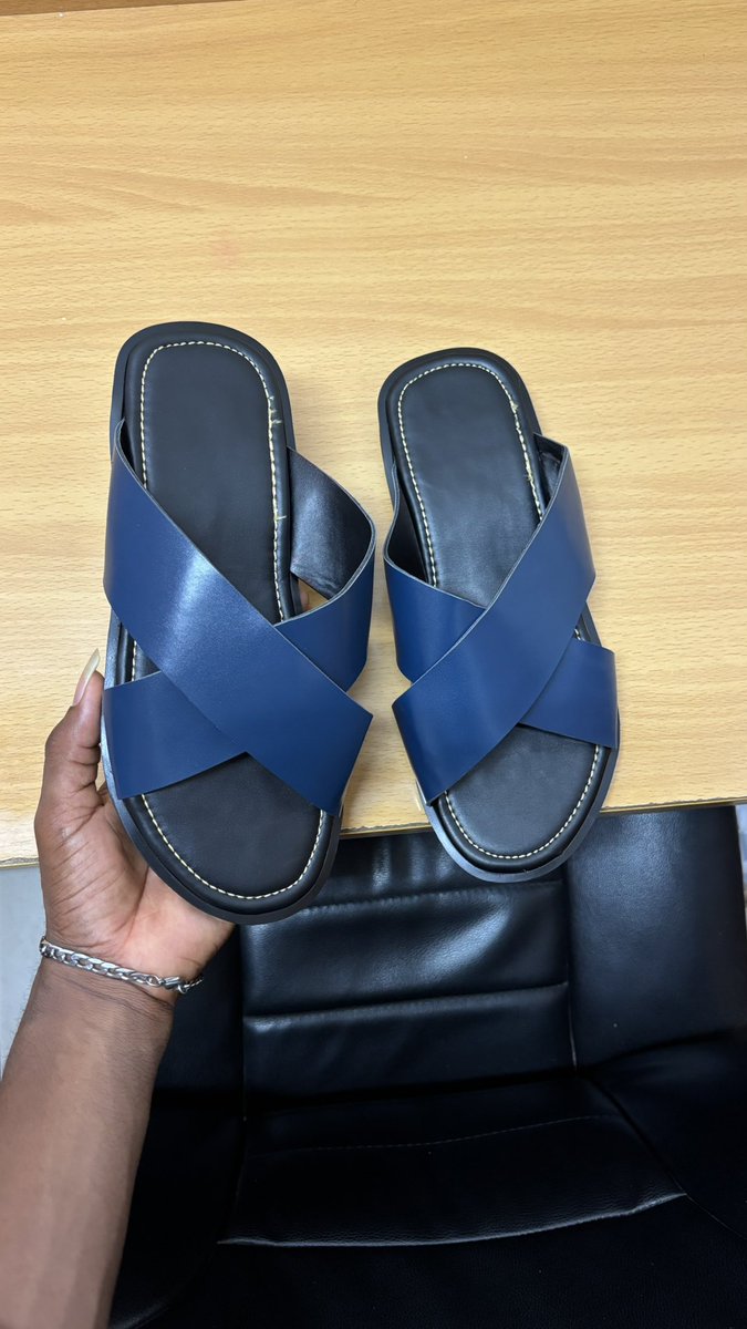 Elikem04's tweet photo. Welcome to SlideHaus 
The home where premium custom slides are designed for comfor, style and quality at affordable prices. 
DM to order. https://t.co/feG6WSiJJw