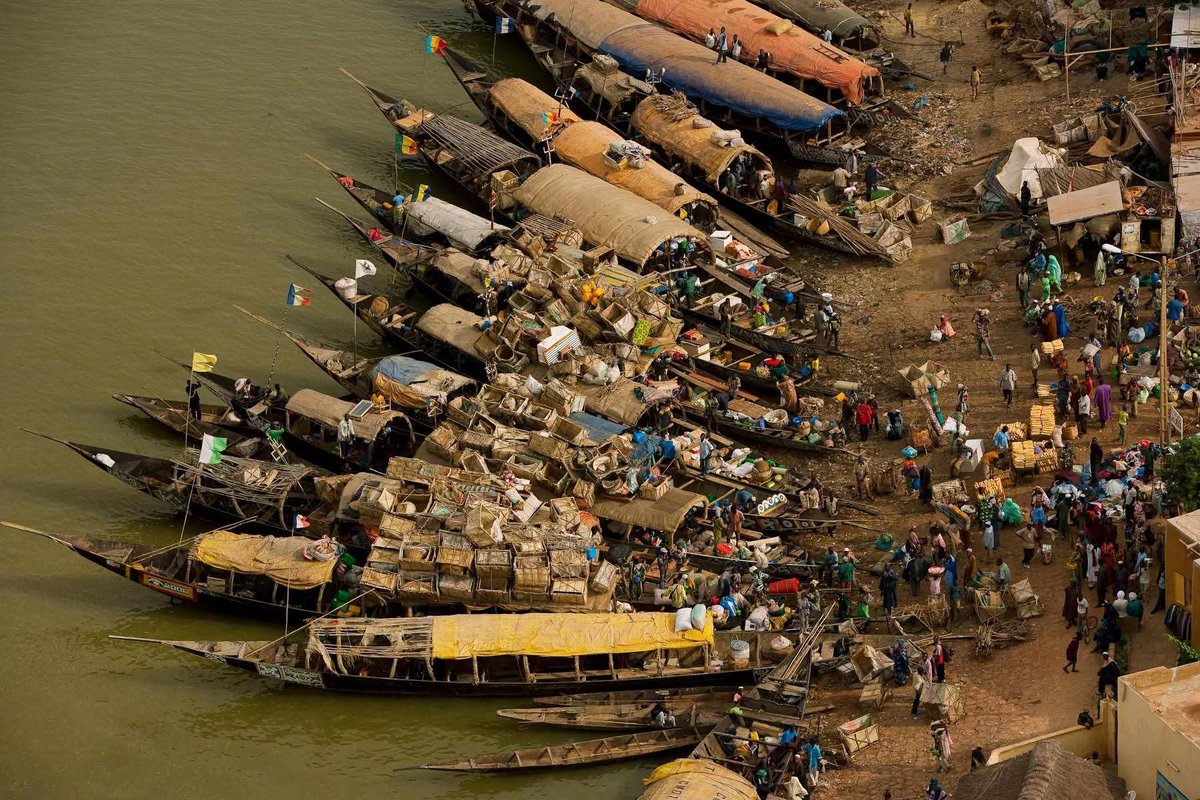 Kadidiacouliba's tweet photo. "Au cœur de Mopti, là où la vie suit le rythme du fleuve…"
#mali #fleuveniger #malien #malienne #creatorsearchinsights 📷 https://t.co/pCkKbrN3ra