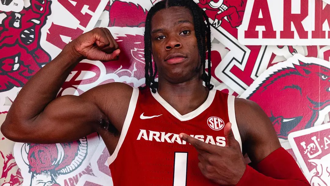 jacobdaviscfb's tweet photo. Known for lockdown defense early on as a prospect, Arkansas freshman PG Jordan Smith, Jr. has expanded his offensive skillset over the past year. 

Can he become the answer to the Razorbacks’ need for shooters? #wps 

MORE ➡️ https://t.co/O7Fc30dgyx https://t.co/n8MsBku763