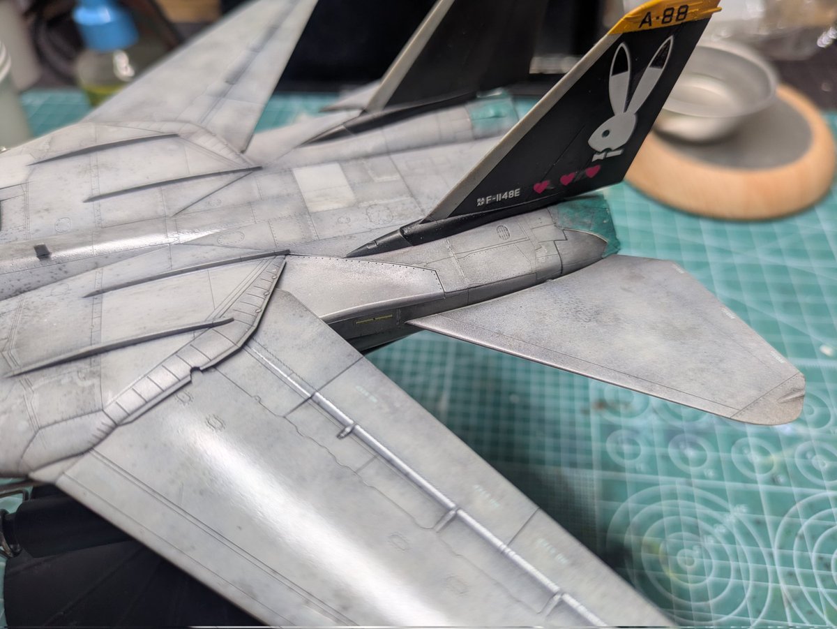 zeroevolution's tweet photo. 進捗。デカール貼った。
かっこよ。
そして塗り残し発覚 https://t.co/tC3irJDJ4K