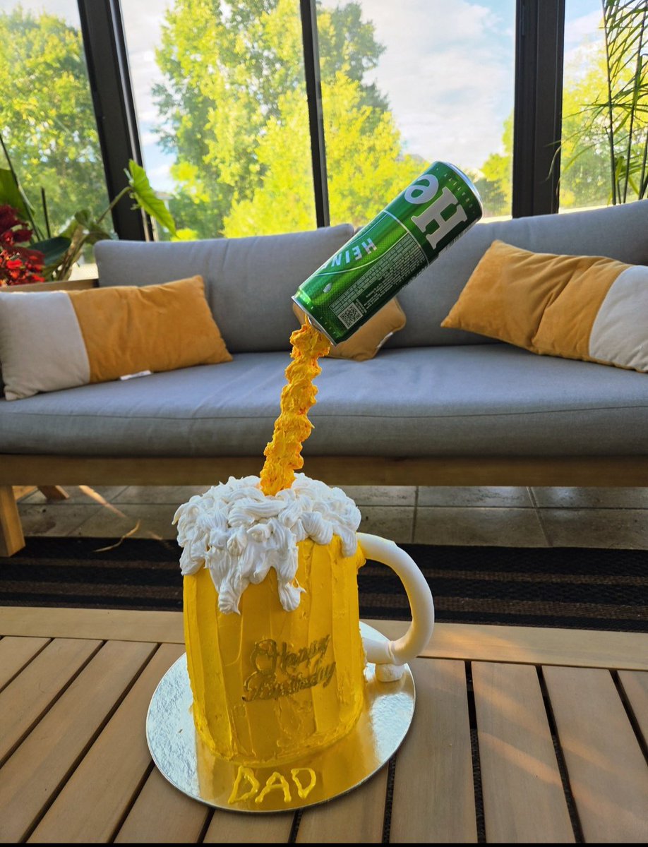 shreriru's tweet photo. To everyone who wished me luck,it worked😁 The beer mug cake made it to the finish line! Very excited so I photographed in every light, every angle..even changed the beer stream direction midway😂cudn't pick a fav, so you get them all! Happy Father's day to all great dads here! https://t.co/fYOfGs0clY