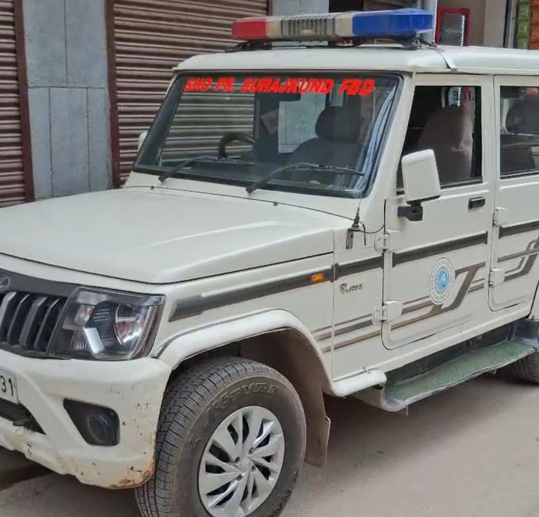 PressPandey's tweet photo. फरीदाबाद। सूरजकुंड थाना के शिव दुर्गा विहार के H ब्लॉक में तीन साल के बच्चे की हत्या। @NBTDilli @FBDPolice @DGPHaryana @Veerendrajourno https://t.co/Vd7SXdWMHk