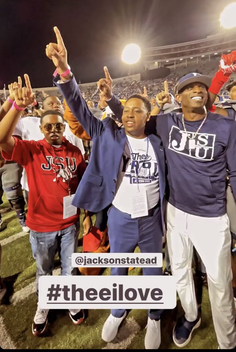 jaycrob2's tweet photo. @JacksonStateAD  Happy Father Day Pops🤞 Love ya and enjoy your day twin 💙🤍 https://t.co/nxOkGdefZY