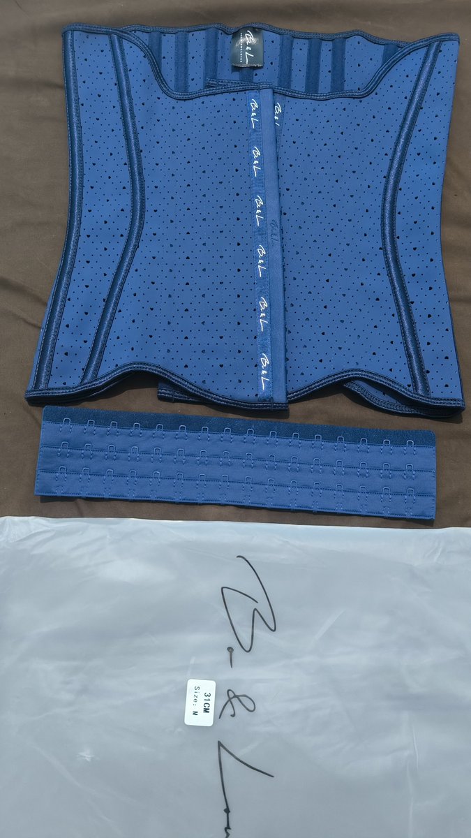RoseAthena_'s tweet photo. Halo ada yg minat korset cikor ini, kondisi masih baru, aku jual soalnya kepanjangan di aku 😭 size m torso 31, 280k nego boleh deh https://t.co/dYhMN867Cn
