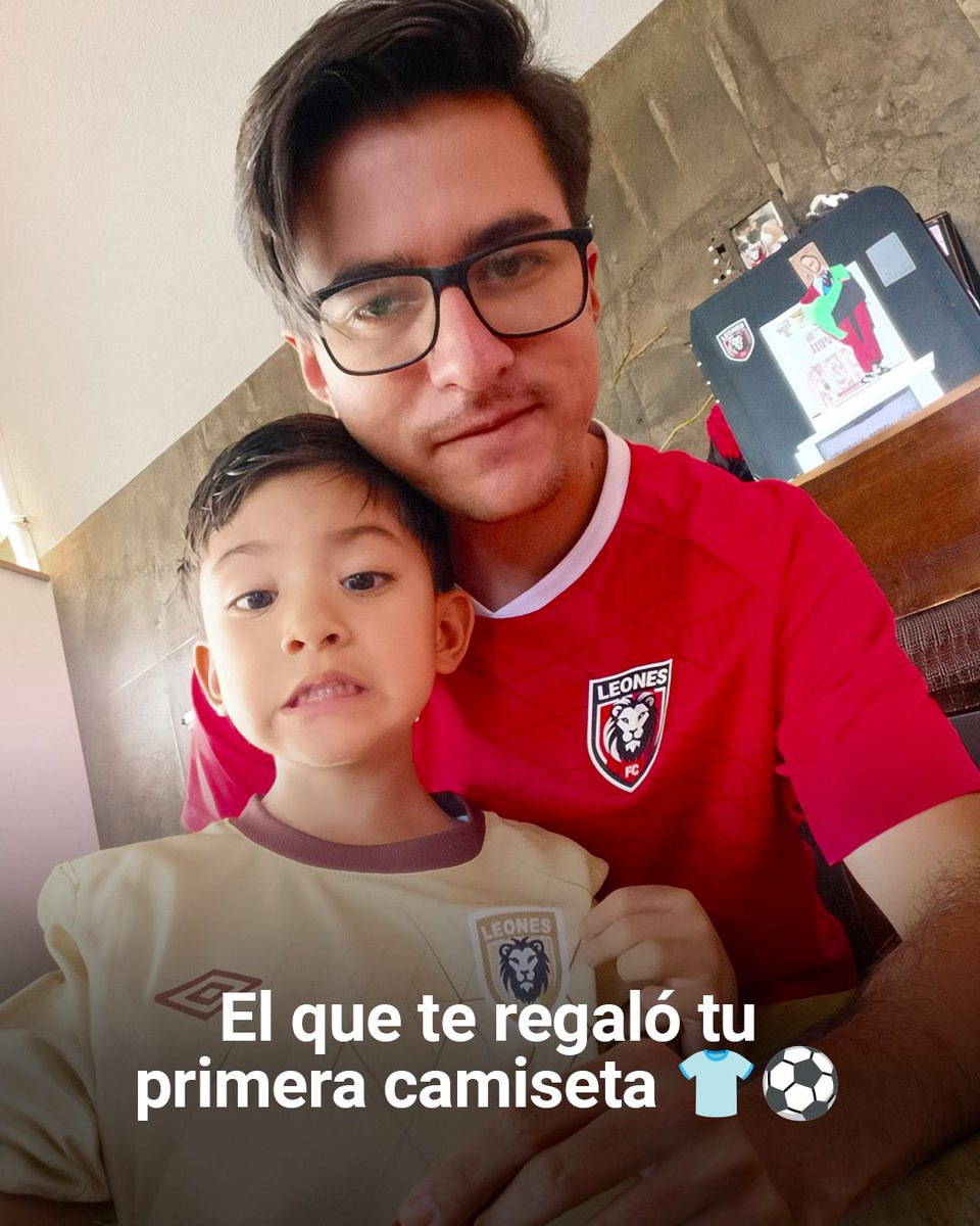 LeonesFC_Ec's tweet photo. 🦸🏻🧑‍🧒 𝐇𝐚𝐲 𝐡𝐞́𝐫𝐨𝐞𝐬 𝐪𝐮𝐞 𝐧𝐨 𝐧𝐞𝐜𝐞𝐬𝐢𝐭𝐚𝐧 𝐮𝐧𝐚 𝐜𝐚𝐩𝐚…
 
Nos enseñaron a amar estos colores, a celebrar cada victoria y a levantarnos después de cada derrota. 

¡Feliz Día del Padre! 👏🦁

#LeonesFC #DiaDelPadre #JuntosVamosPorMás https://t.co/DPVNeEZRvr