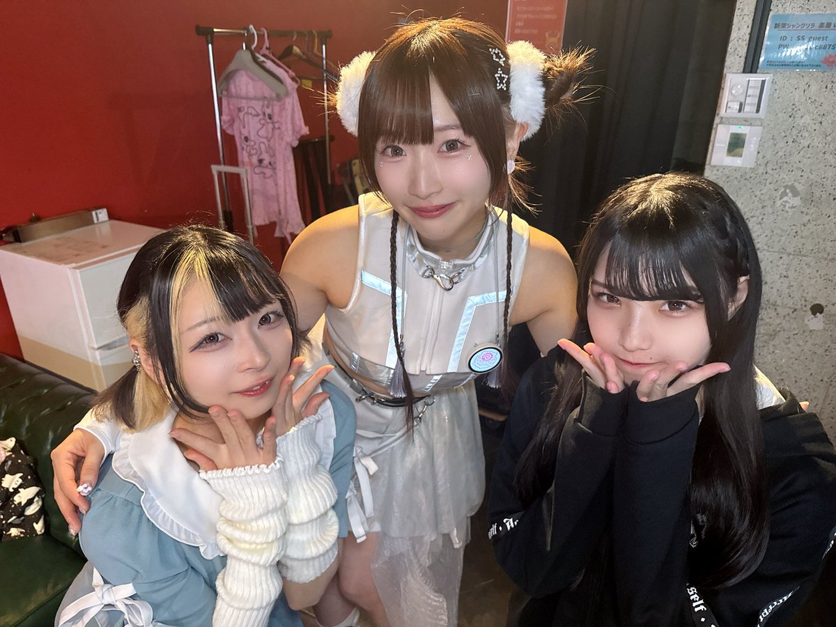 yurimaru_japan's tweet photo. 絵恋ちゃん💛
MEWCATUNEちゃんのなこにゃん🩵
ネペタラクトンちゃん🩷💚
せのしすたぁの２人🤍🖤

#推し増しEXPO 最高〜〜😆🫶🏻
やっぱりアイドルはいいね。 https://t.co/QAaPH53VV9