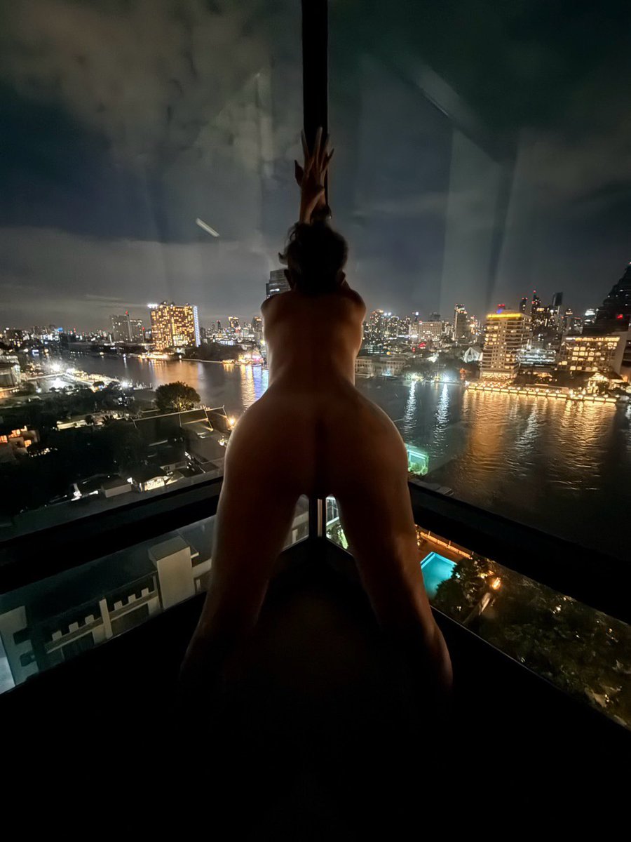 100thShadesofUS's tweet photo. “This is what desire looks like when the city sleeps and the soul awakens.” https://t.co/cijigMycbV