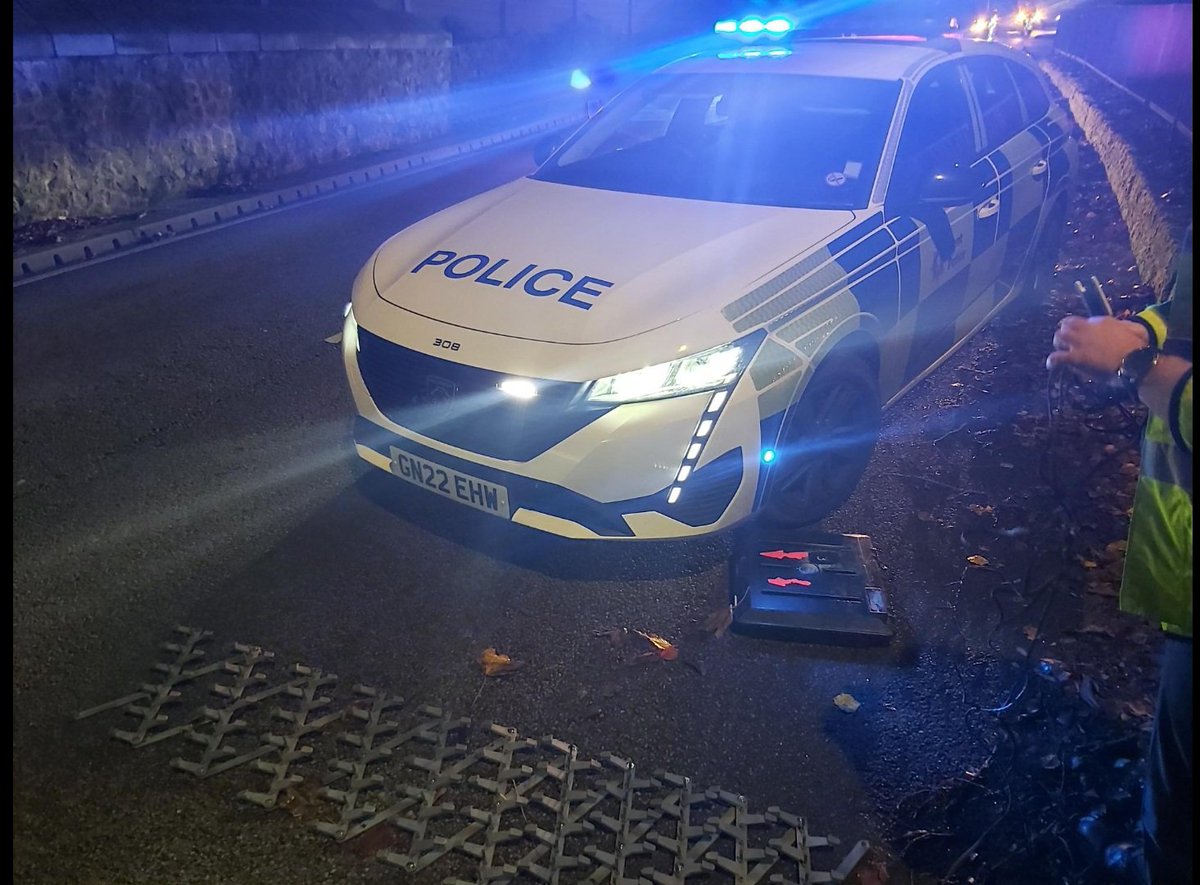KentPoliceAsh's tweet photo. A man was arrested on suspicion of dangerous driving, drug driving and failing to stop overnight after a pursuit through the #GreatChart #Singleton #Stanhope &amp; #Kingsnorth areas. Bought to a safe conclusion with @SpanSetLtd #Stinger deflating the tyres. #FatalFour 21-0181 RL https://t.co/MrOgYxjKEU