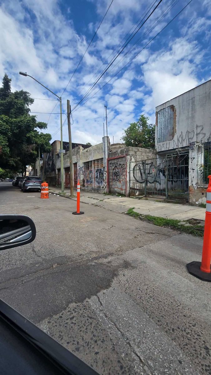 PoderAG_Zap's tweet photo. @GdlMovilidad 
Ayuda a retirar b mostrencos
https://t.co/Sjehgcs2bA https://t.co/dCTugUsjPZ