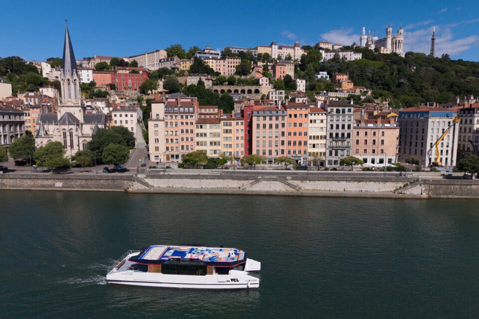 actufr_lyon's tweet photo. De nouveaux bateaux TCL arrivent à Lyon, la ligne Navigône renforcée sur la Saône dès cet été

https://t.co/WhNdeUFpkv https://t.co/hLlIDkCF5Q