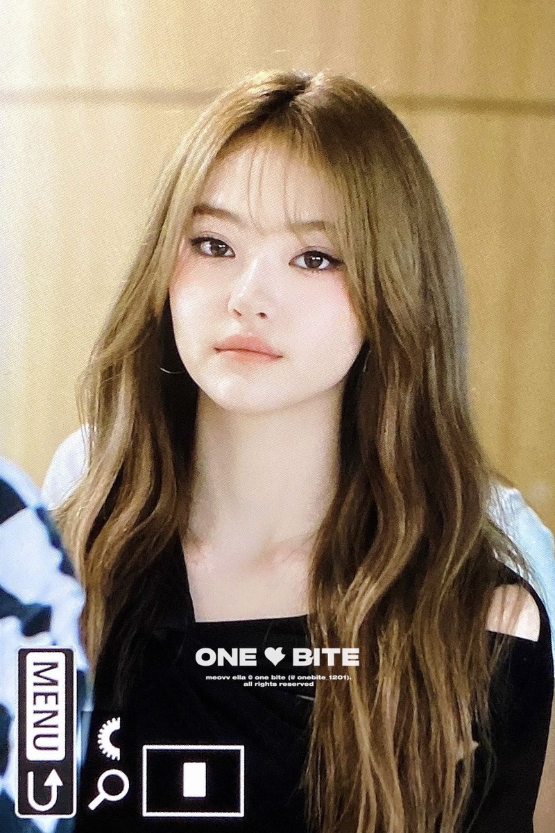 meov_bisolv's tweet photo. 이날 엘라 출국 사진 너무 여자🤤🤤🤤 https://t.co/BpgrfuZhMN