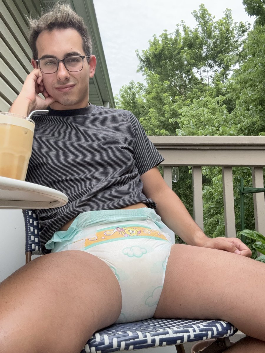 skipper_little's tweet photo. Good morning kiddo. Would you like an iced coffee? 😈 https://t.co/NiowZ3wRMJ