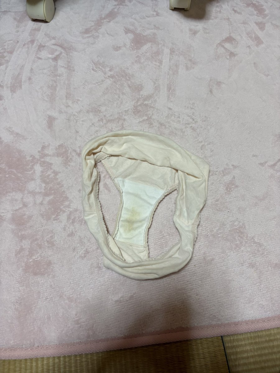 vud474's tweet photo. メルカリにて999円（送料・手数料込み）で販売します📮
欲しい方DMください💌🩷

#下着売り子  #パンツ売ります #パンツ売り子 #下着売り子 #使用済みパンツ #下着売ります https://t.co/z9MIRM7sMe