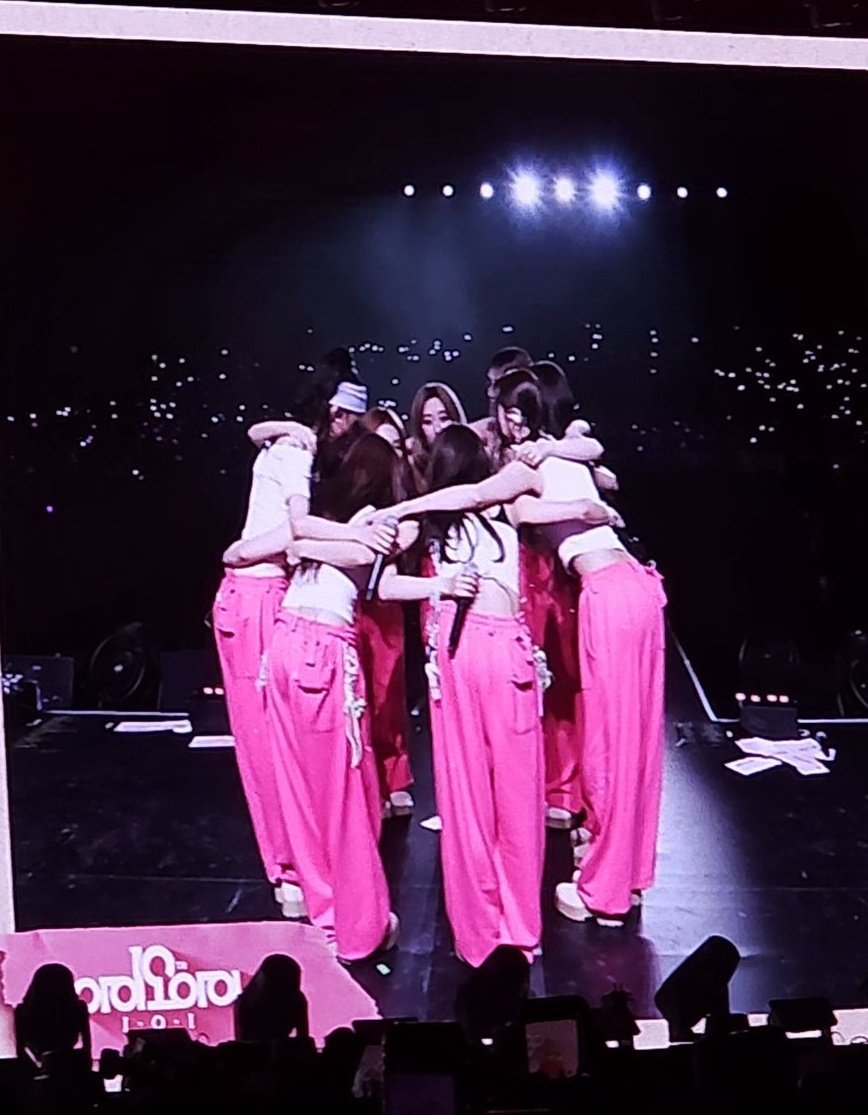 ewsbdiv's tweet photo. IOI 🥺🫂 https://t.co/n0SzaLcrV5