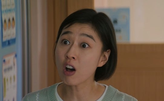 nanonostory's tweet photo. Netflix『鉄槌教師』
基本勧善懲悪のコメディドラマなのだけど、教育問題への問題提起が批判覚悟の骨太で見応えある。
特に5話のモンスターペアレントの描写は、当事者じゃないのに見るのが辛くなるほど。ふせえりさん似の俳優さんの、凄まじいほどの演技の憎らしさ https://t.co/RgQgytYIiN