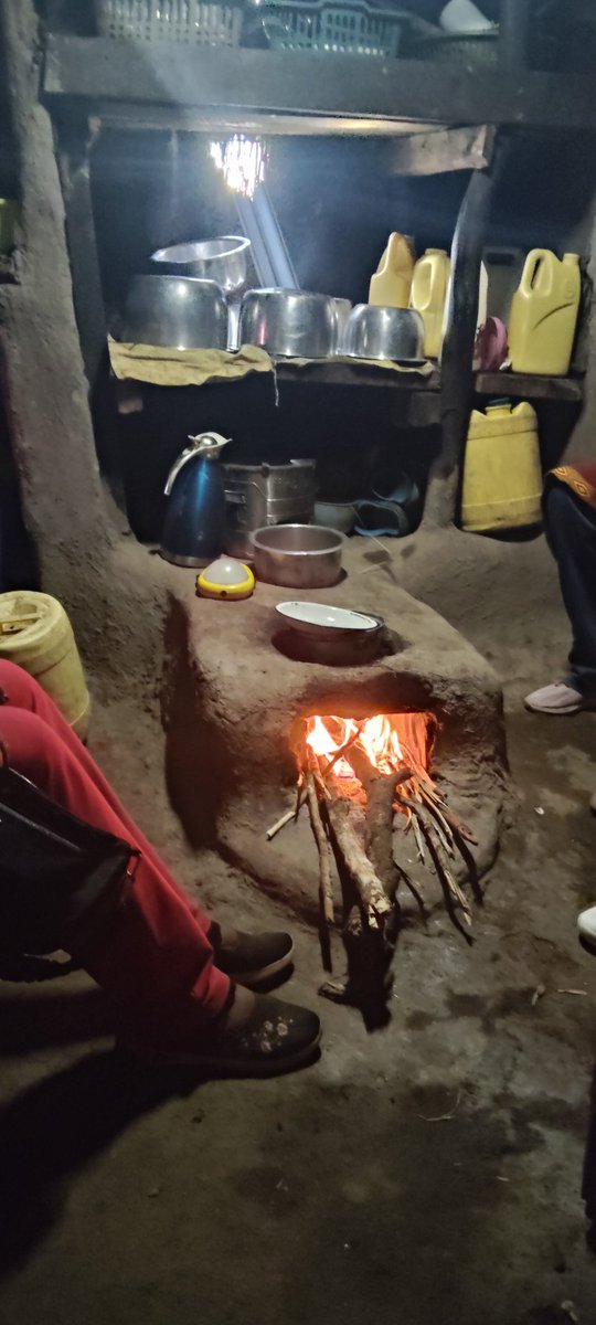 bishop_wandera's tweet photo. Inside a Maasai Manyata( house).. https://t.co/rR8u4VCP0V