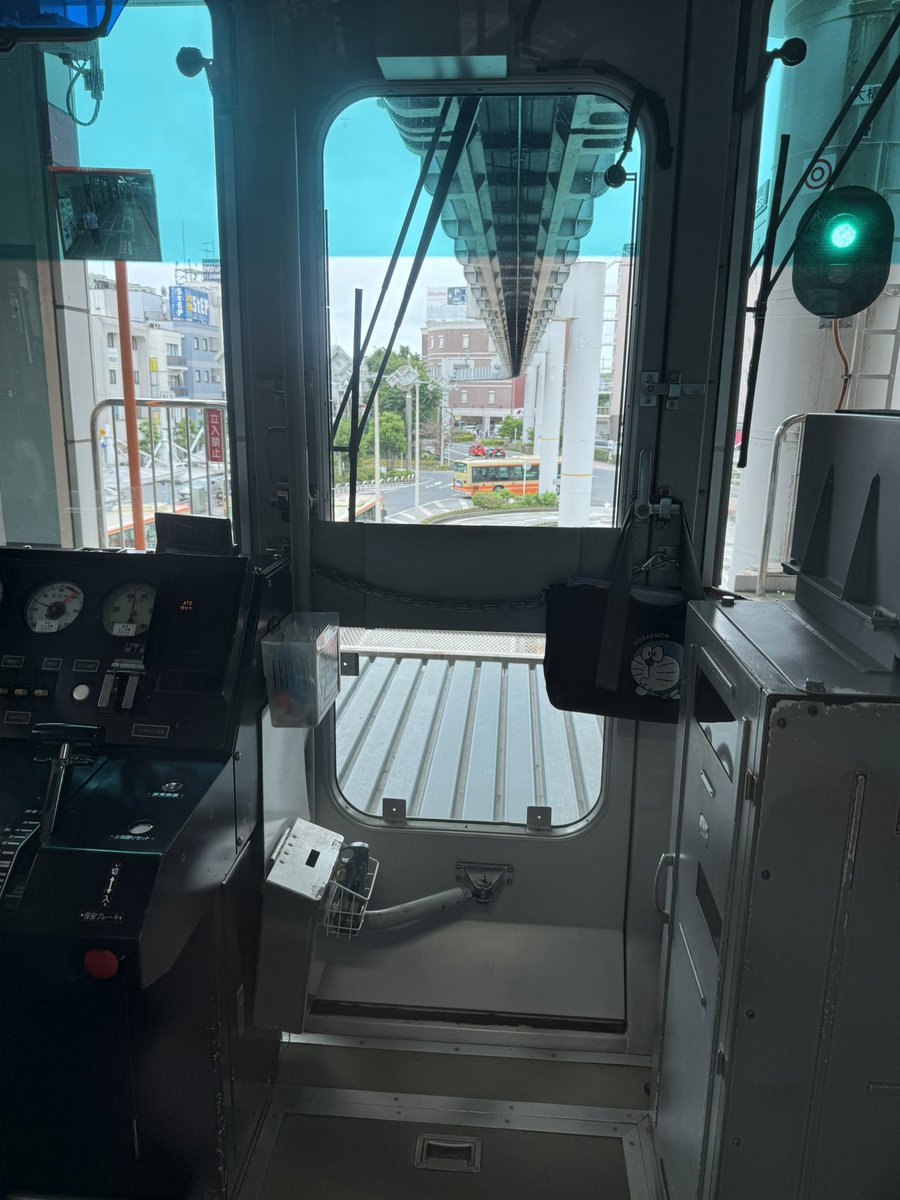 JSSPECIALRAPID's tweet photo. 当然江ノ島行くならモノレール一択でしたけど https://t.co/7evud137kP