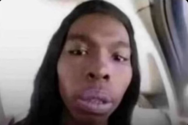 greatestflick's tweet photo. Nobody:

Your babe waiting for Snapchat filter to load https://t.co/fuyJ9TSEne