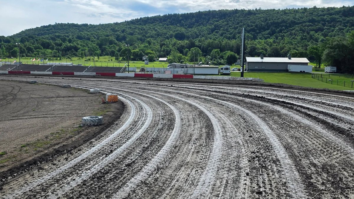 ShortTrackSS's tweet photo. 𝗥𝗮𝗰𝗲 𝗗𝗮𝘆 @DevilsBowlSpeed https://t.co/LEzEEX7xFX