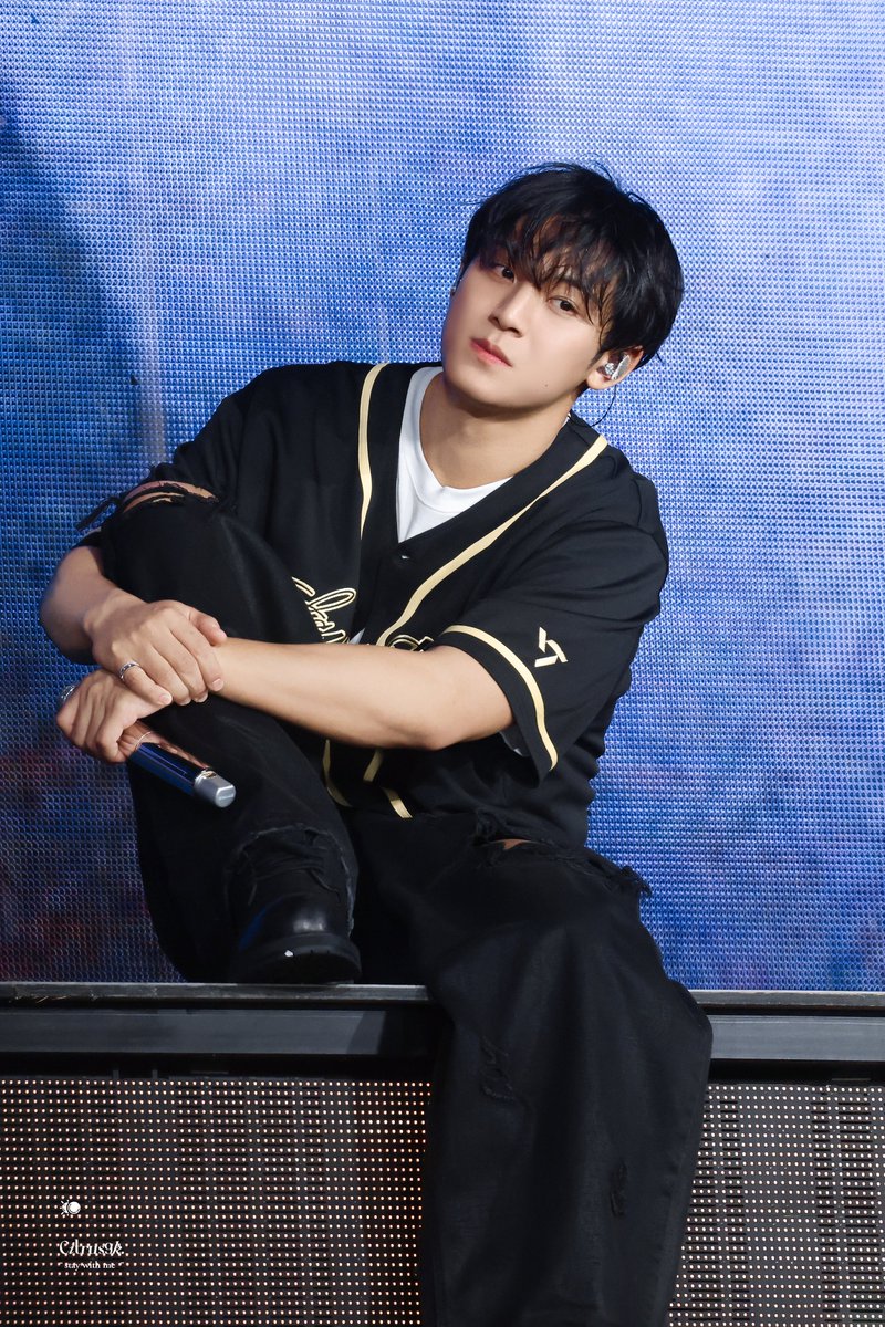 Citrus9k's tweet photo. 260621 Carat Land

#민규 #MINGYU #세븐틴 #SEVENTEEN https://t.co/iF9gBBzaqr