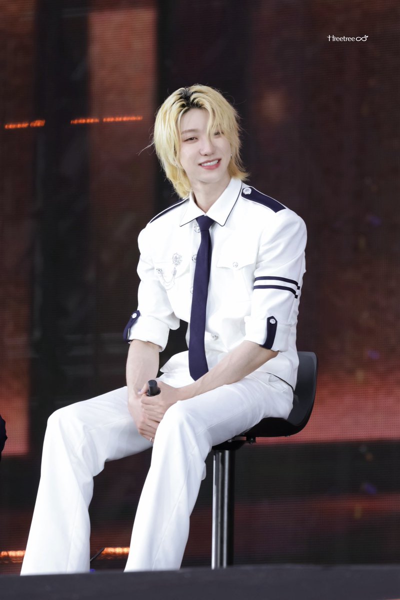 Treetreee8's tweet photo. 260621 Caratland

#디에잇 #THE8
#서명호 #徐明浩 #ミンハオ
#세븐틴 #SEVENTEEN https://t.co/eXgMpvDXAh