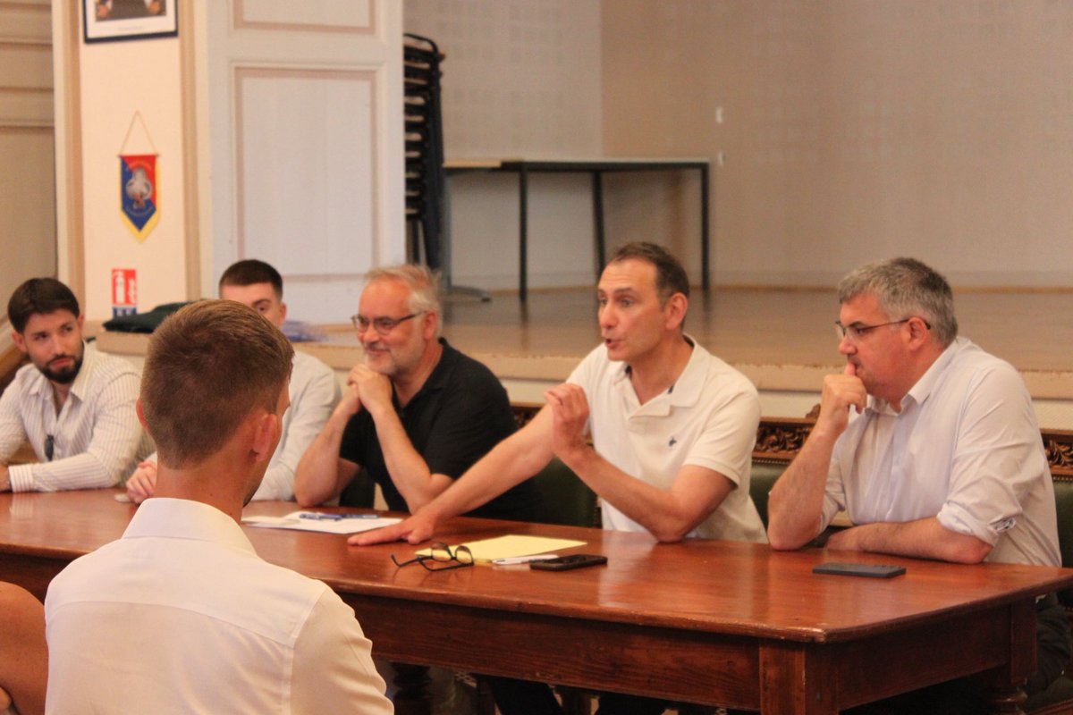 MaximeCallois's tweet photo. 1ere journée cohésion du RNJ BFC avec @ljacobelli, @Guillaume_Bigot et @EmericSalmon dans le Territoire-de-Belfort ! Une journée militante avec l’hommage à #JeannedArc et des modules formation. 

Merci à nos élus et à @Quentin_Mcll hôte de l’étape ! Prochaine étape dans le 21 !🇫🇷 https://t.co/oHU6Yr9VD3