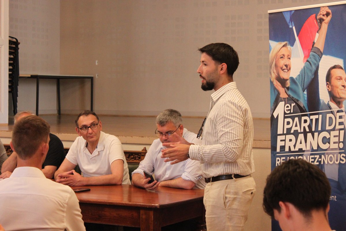 MaximeCallois's tweet photo. 1ere journée cohésion du RNJ BFC avec @ljacobelli, @Guillaume_Bigot et @EmericSalmon dans le Territoire-de-Belfort ! Une journée militante avec l’hommage à #JeannedArc et des modules formation. 

Merci à nos élus et à @Quentin_Mcll hôte de l’étape ! Prochaine étape dans le 21 !🇫🇷 https://t.co/oHU6Yr9VD3