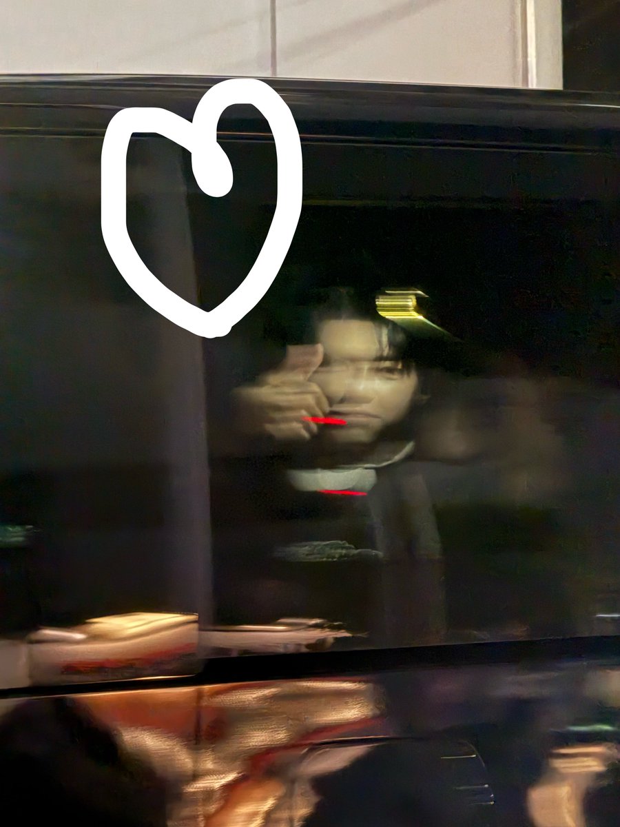 shusik33's tweet photo. 온싱이보러 외출함🐒💛 https://t.co/baip1uPhj4