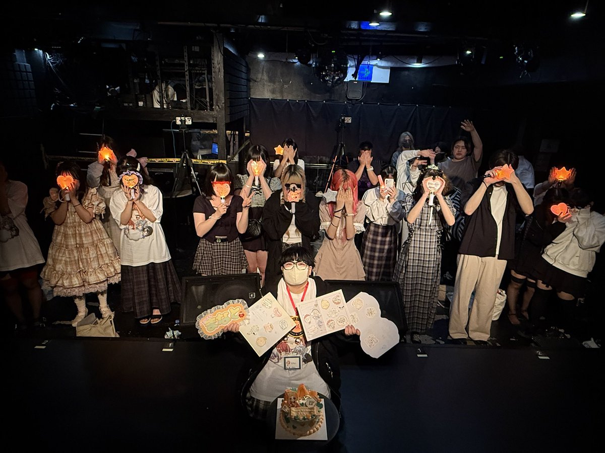 mana_to2525's tweet photo. 今年こそばぶ卒業！~ Mon rêve 

僕にも幸せを。~ C'est la vie. 

まなとの生誕両部ともに、
無事に終了しました！！

ありがとうございました！！！！！！ https://t.co/GFuEhhjlJ8