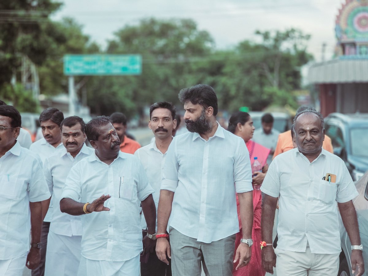 realdhanushkodi's tweet photo. பாரதிய ஜனதா கட்சி மாநில செயலாளர் அண்ணன் திரு @VinojBJP அவர்கள் இன்று அன்னூர் நகரில் உள்ள குளக்கரையில் மரக்கன்றுகளை நடவு செய்தார். அன்னூரில் இன்னொரு முக்கியமான பிரச்சினையான அன்னூர் குளத்தில் பேரூராட்சி குப்பைகள் கொட்டுவது மற்றும் சாக்கடை நீர் குளத்தில் கலப்பது ஆகியவற்றை நேரில் ஆய்வு செய்தார்.