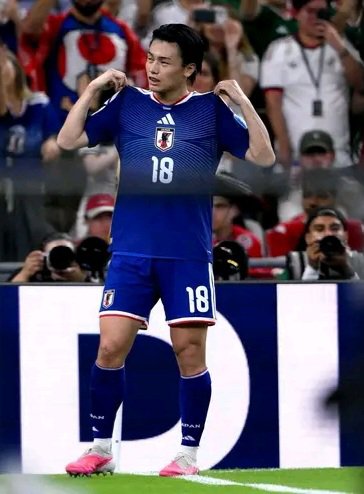 NetamenteFutbol's tweet photo. #Mundial2026
QUE PENSARAN EN TÚNEZ DE JAPÓNPON!!
La segunda fecha del Grupo F de la #CopaMundialFIFA se cerró con la victoria por 4-0 de Japón🇯🇵 ante Túnez🇹🇳 que quedo sin chances de meterse a los 16avos de final del 2026.
Goles ⚽
1-0 Kamada 🇯🇵
3-0 Ueda 🇯🇵
4-0 Itō 🇯🇵
4-0 Ueda 🇯🇵 https://t.co/8WDmbha74y
