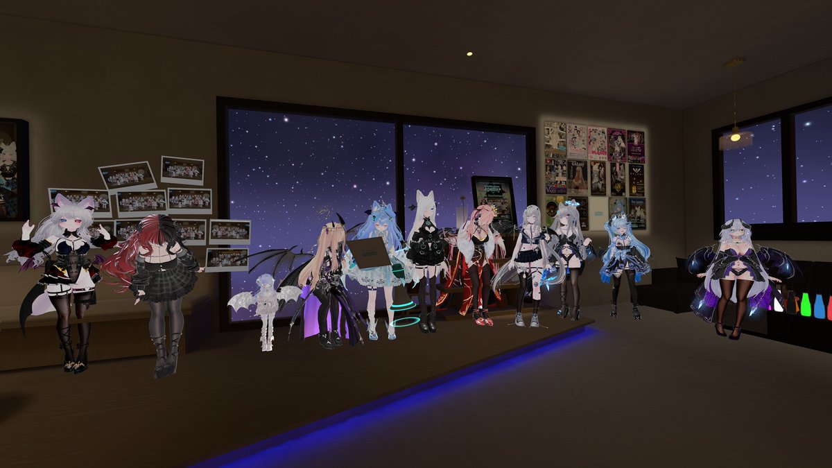 YSDF11's tweet photo. フレンドサキュバスBarに行ってきました！
サキュバスさんにデコピンされたり、1周年で盛り上がったりして面白かったです。
#フレンドサキュバスBar https://t.co/5VlDpY79NF