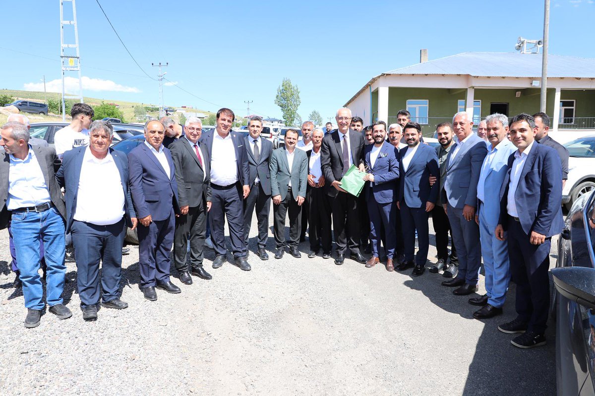 FeyziBerdibek1's tweet photo. İl Başkan Yardımcımız Eyüp BOĞATEKİN kardeşime babalar günü vesilesiyle takdim ettiği hediyesi ve güzel dilekleri için teşekkür ederim.
Sağ olsun… https://t.co/40XflMUNl5