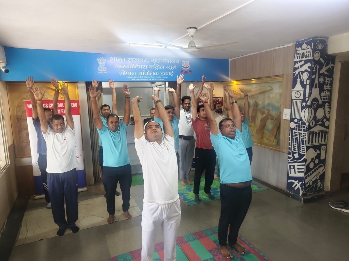 NcbZdbzu's tweet photo. नशा मुक्त भारत पखवाड़ा #DrugFreeBharat 🇮🇳
#NCB BZU 21.06.26
🌟International Yoga Day 26
🌟”Yoga for Healthy Ageing”
🌟NCB Staff participated &amp; practiced Yoga at NCB office, Bhopal
🌟MANAS-1933 Helpline promoted
@dg_ncb 
@PIBHomeAffairs @narcoticsbureau
@MPPoliceDeptt https://t.co/5FC2Thb39j