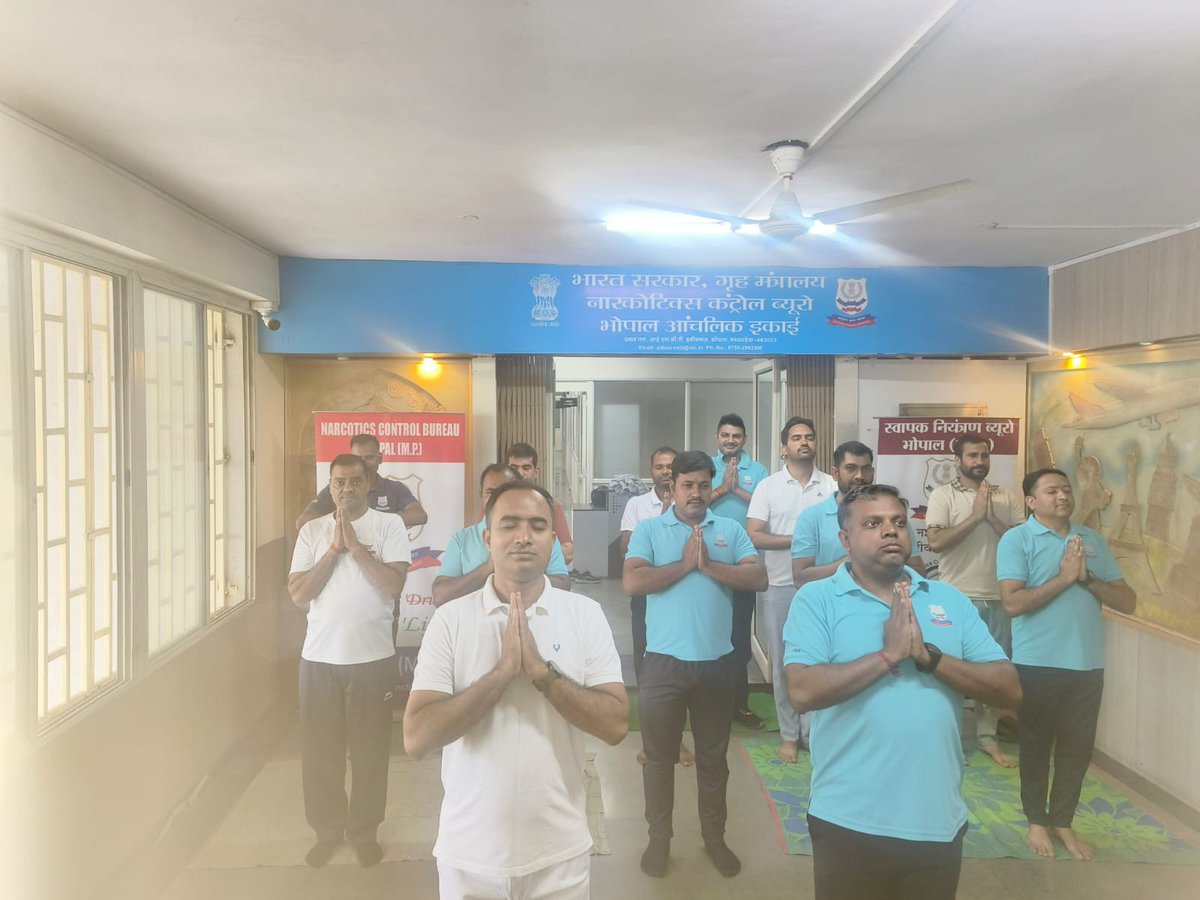 NcbZdbzu's tweet photo. नशा मुक्त भारत पखवाड़ा #DrugFreeBharat 🇮🇳
#NCB BZU 21.06.26
🌟International Yoga Day 26
🌟”Yoga for Healthy Ageing”
🌟NCB Staff participated &amp; practiced Yoga at NCB office, Bhopal
🌟MANAS-1933 Helpline promoted
@dg_ncb 
@PIBHomeAffairs @narcoticsbureau
@MPPoliceDeptt https://t.co/5FC2Thb39j
