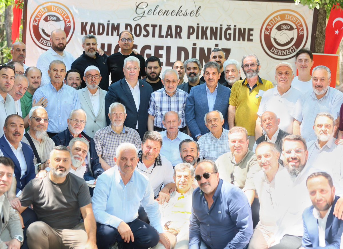 tevfikgoksu's tweet photo. AK Parti Grup Başkanvekilimiz @akbasogluemin Türk Dil ve Edebiyat Derneği Başkanımız @erdemekrem ağabeyimizle birlikte geleneksel olarak sürdürdüğümüz Kadim Dostlar Pikniğimize katıldık. 

Muhabbetin, kardeşliğin ve vefanın hakim olduğu bu güzel buluşmada dostlarımızla hasbıhal etme imkanı bulduk. Rabbim birliğimizi daim eylesin.