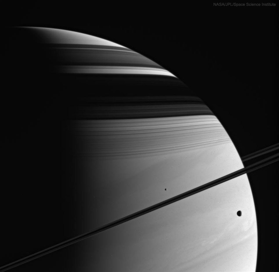 Houkench's tweet photo. Feliz Domingo a Todos! Happy Sunday! Joyeux Dimanche!
'Moons, Rings, Shadows, Clouds: Saturn (Cassini)' From the #NASA_App :
https://t.co/tAiMyy15E5 https://t.co/dRV3sWOvfu