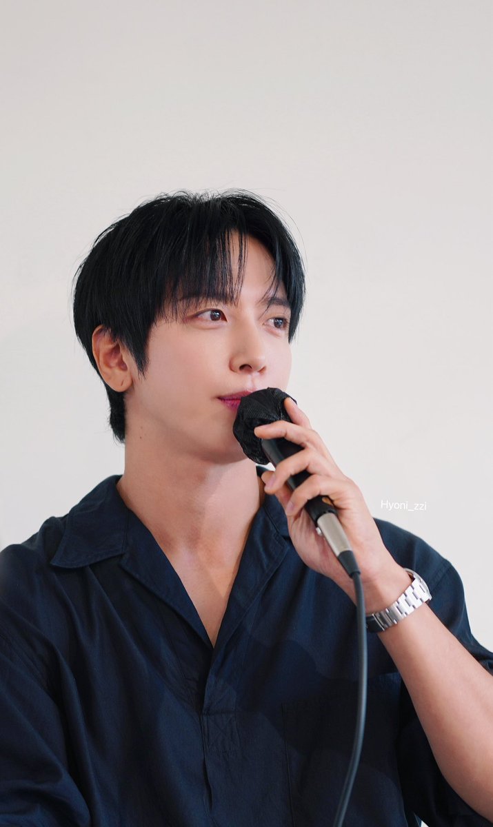 hyoni_zzi's tweet photo. #정용화 2026.06.21 
YONGHWA CAFE 🩷 https://t.co/ZScRmJlH9n