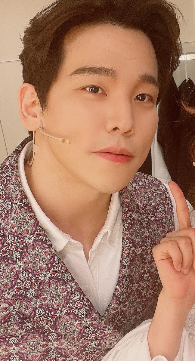 hong_blue_l's tweet photo. 당신 같은 사람을 기다려왔다오. https://t.co/BQ4jeZGRiG