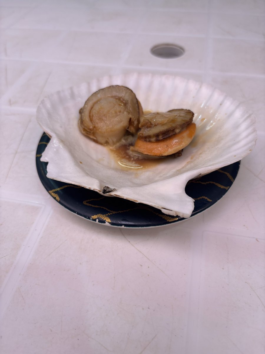 MSK992seopoke's tweet photo. 多分致死量の海鮮食ってガチで幸せやった https://t.co/LwFsyxBMuf