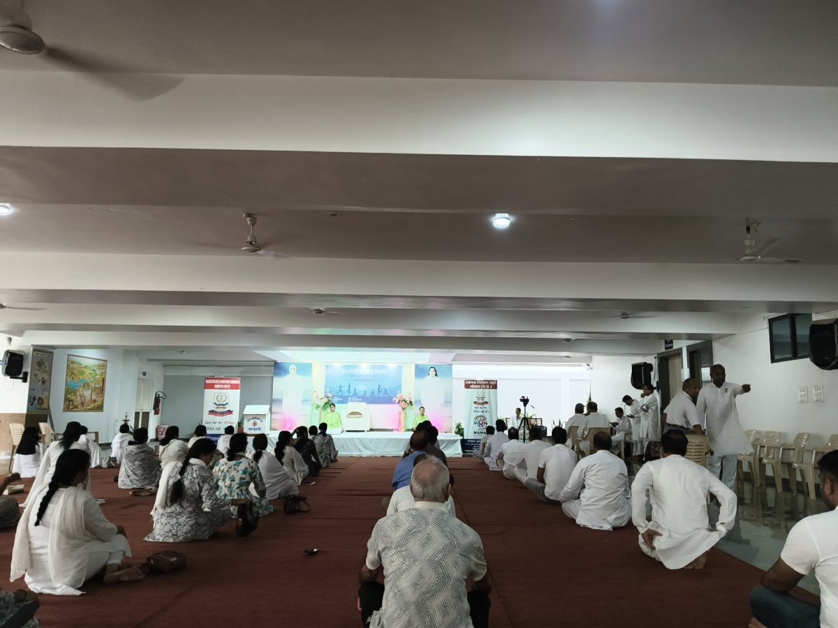 NcbZdbzu's tweet photo. नशा मुक्त भारत पखवाड़ा #DrugFreeBharat 🇮🇳
#NCB BZU 21.06.26
🌟International Yoga Day 26
🌟”Yoga for Healthy Ageing”
🌟NCB Staff participated &amp; practiced Yoga with Brahmakumaris Organisation, Bhopal
🌟MANAS-1933 Helpline promoted
@dg_ncb 
@PIBHomeAffairs @narcoticsbureau https://t.co/iHfpYoKRg9
