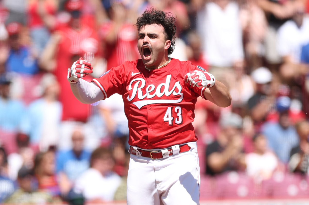 RealStraightFP's tweet photo. 🚨 MLB Sunday Best Bet #4! 🚨

Great spot for Sal 👀

🎯 Play #4: Sal Stewart O1.5 HRR’s (-108 DraftKings)
💰 Risk: 1 Unit
📍 Team: Reds

📊 Splits vs righties:
➡️ 75th percentile or higher in:
• xwOBA
• xSLG
• Barrel %
• Walk Rate

📉 Pitching matchup:
➡️ Elmer Rodriguez allowing .357 AVG to righty bats

📈 Recent form:
➡️ Averaging 1.4 hard hits per game over his last 10
🧠 Why I like it:
➡️ Strong advanced profile vs right-handed pitching
➡️ Great matchup vs a pitcher struggling vs righties
➡️ Consistent hard contact recently
➡️ Multiple ways to cash this line
💸 Love Sal to get it done here

▶️ Watch here:
 https://t.co/LrTy8ep1Bc

#MLB #MLBBets #SportsBetting #GamblingTwitter #BettingPicks