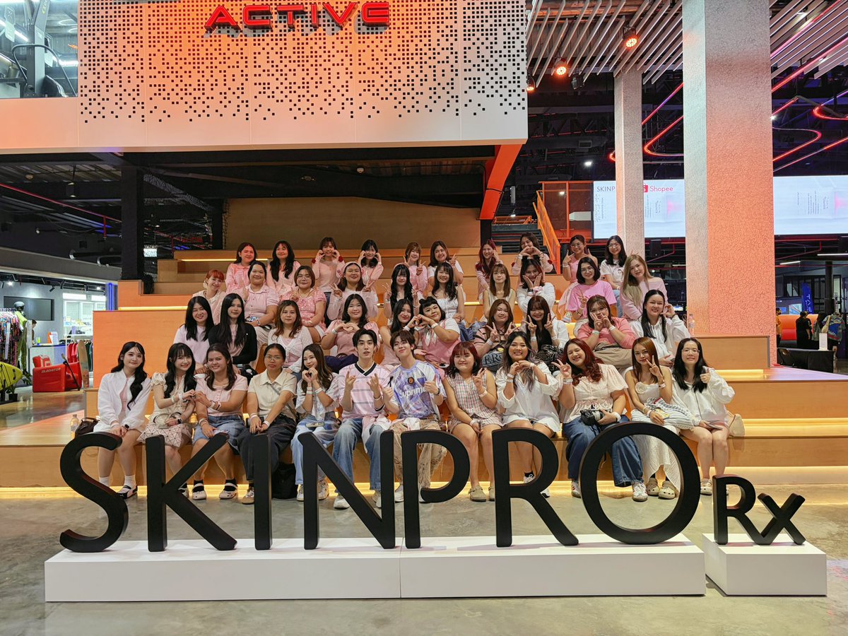 DomundiTV's tweet photo. ขอขอบคุณ @skinpro_rx ที่ให้เกียรติ “เติ้ล” @TLE_mtm และ “เฟิร์สวัน” @firstone_wnk ได้มาร่วมงานในวันนี้นะคะ 🥰

ขอขอบคุณแฟน ๆ ทุกคนที่มาเจอกัน รวมถึงแฟน ๆ ที่ส่งกำลังใจมาให้ทั้งสองคนด้วยนะคะ 🫶🏻✨️

#SkinInActionxTFO
#TleFirstonexSKINPRORx https://t.co/fZoz5iYdfR